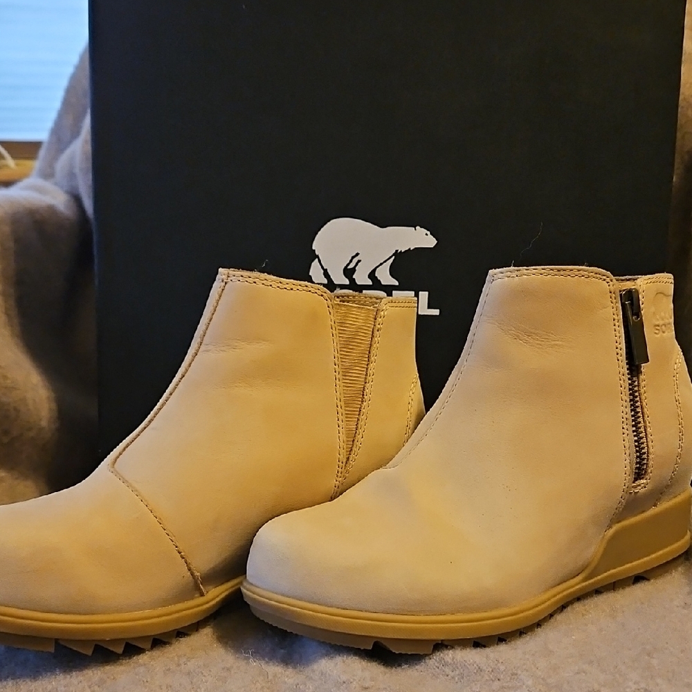 Sorel Evie Leather Ankle Boots with Zipper